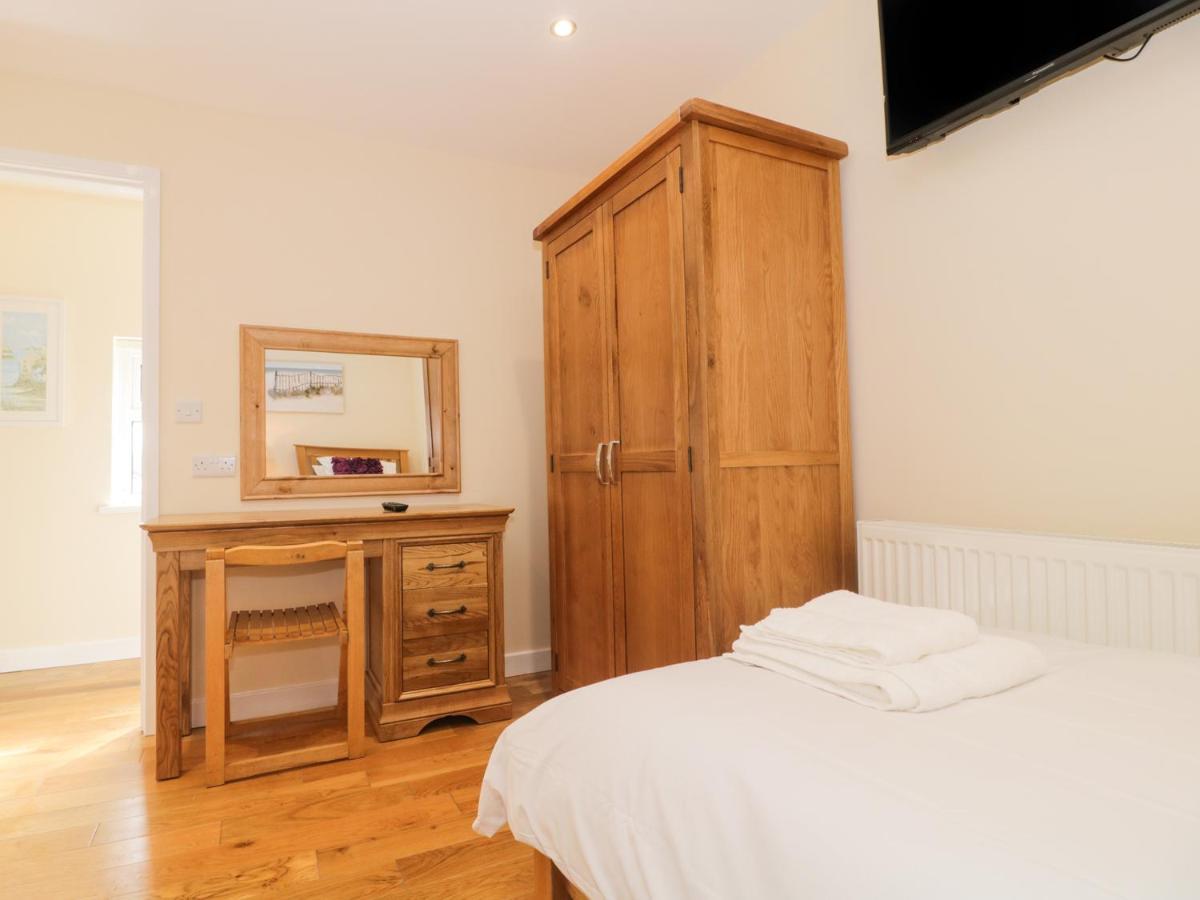 Ffynnonlwyd Cottage Llangynin 外观 照片