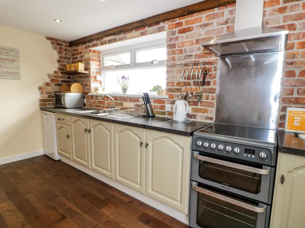 Ffynnonlwyd Cottage Llangynin 外观 照片