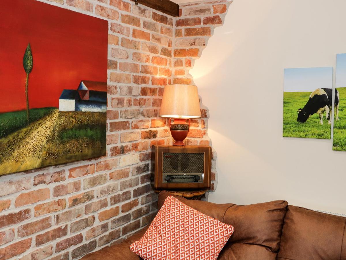 Ffynnonlwyd Cottage Llangynin 外观 照片